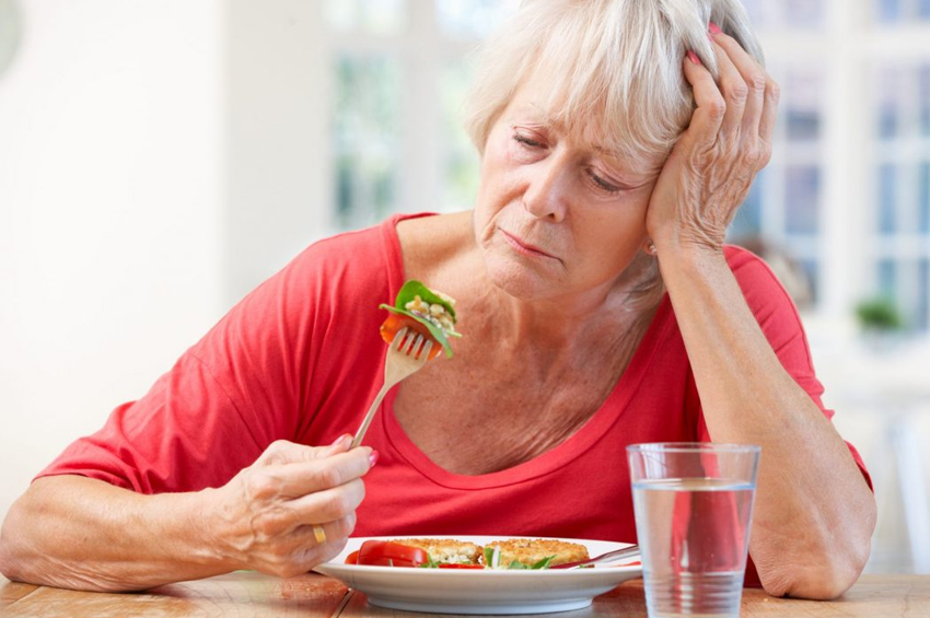 Alzheimer hastalığında beslenme nasıl olmalıdır? 