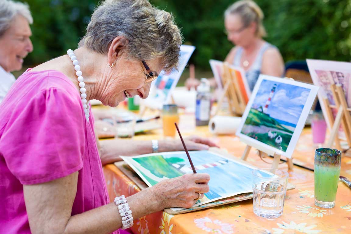 Yaşlılıkta Hobi ve İlgi Alanları: Yaşlılar İçin Keyifli ve Uygun Hobi Önerileri